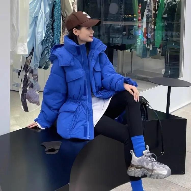 艾莱依反季清仓白鸭绒羽绒服女2023冬季修身加厚克莱茵蓝连帽面包