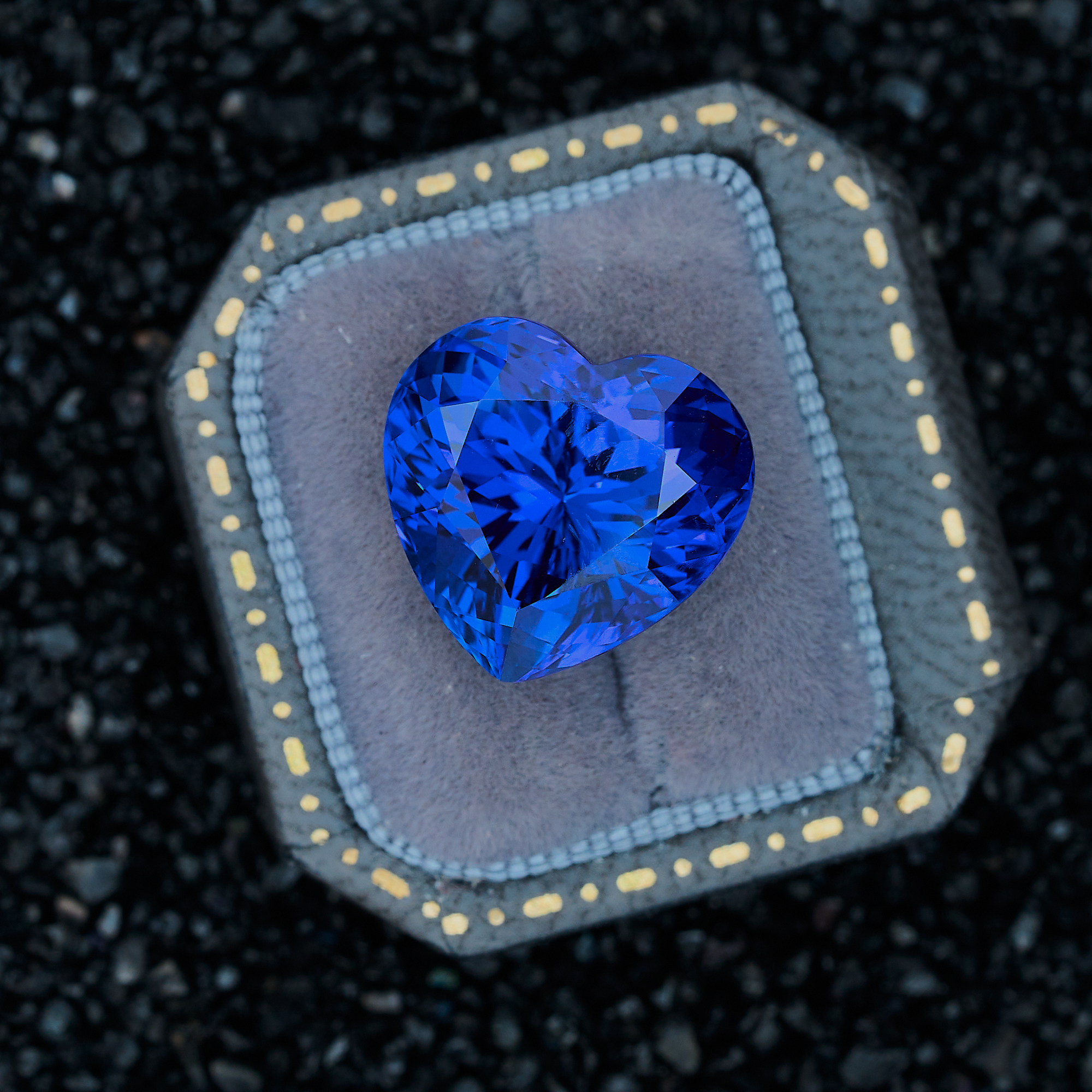 【拓普宝石】海洋之星皇家蓝坦桑石15.45克拉吉尔德证书