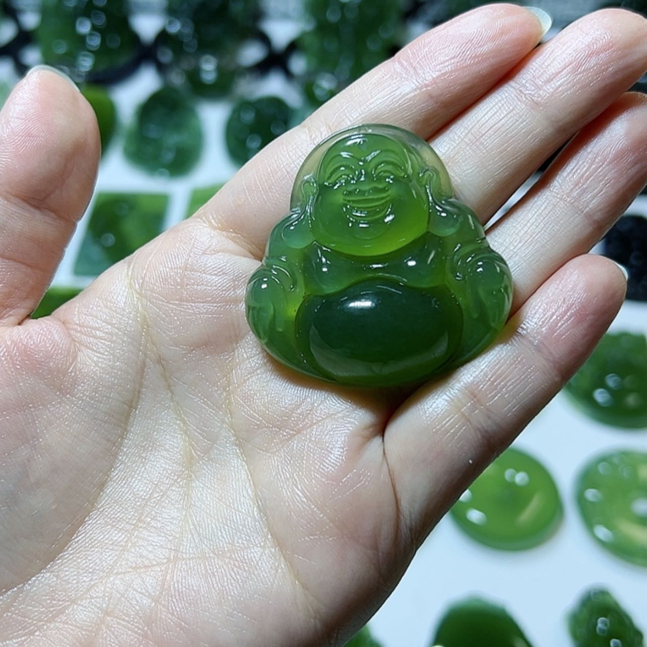 【闪购商品】蛇纹石玉颈饰未镶嵌Z****娇