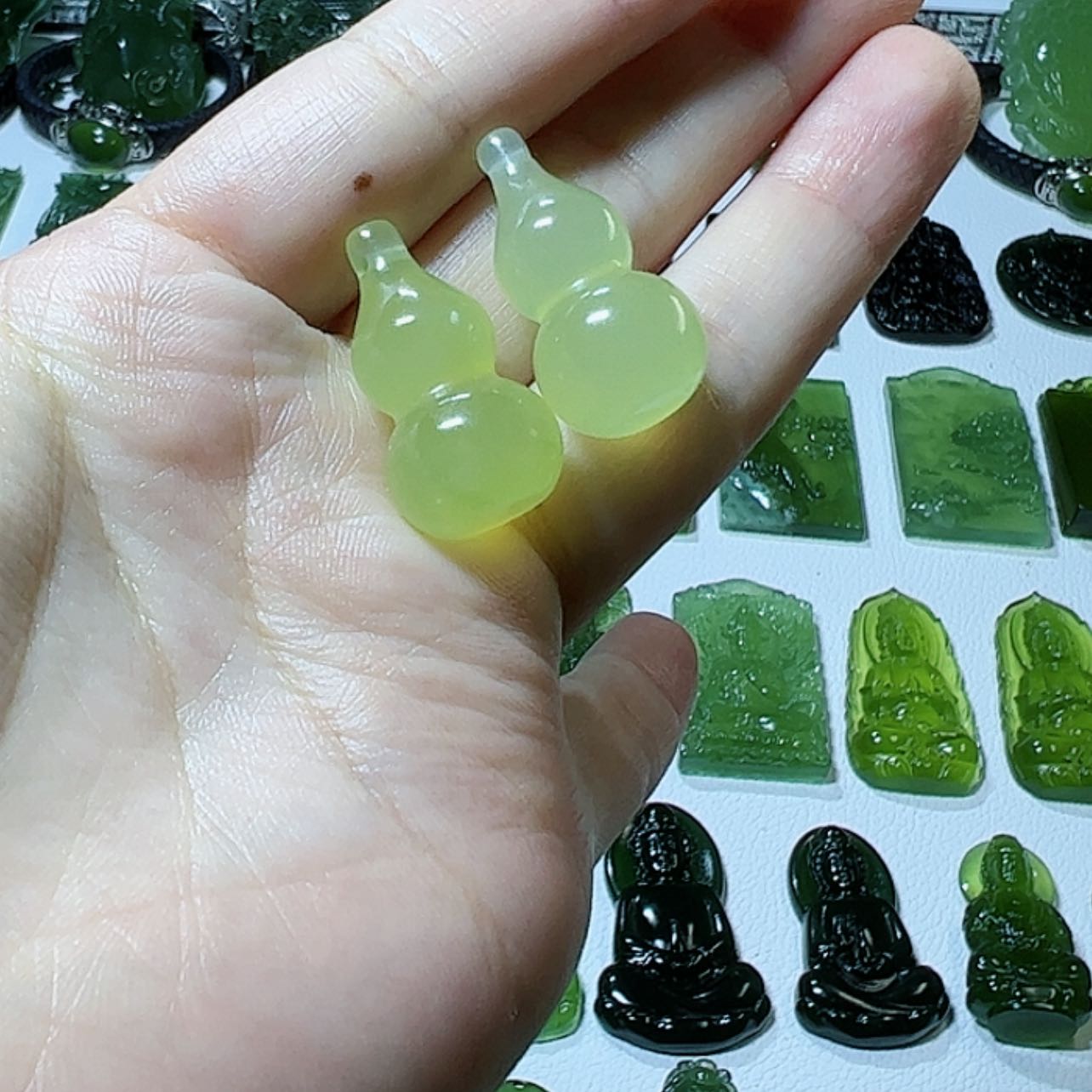 【闪购商品】蛇纹石玉颈饰未镶嵌