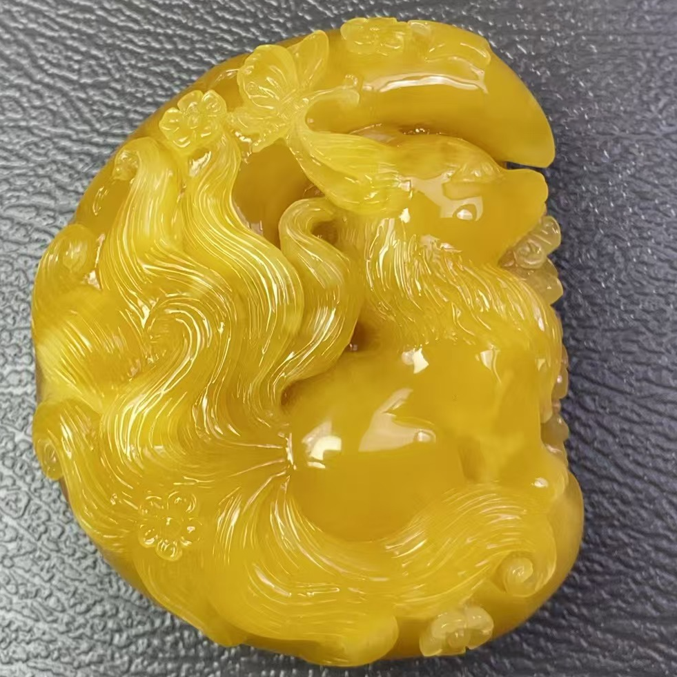 俄料精品鸡油黄双面雕刻件