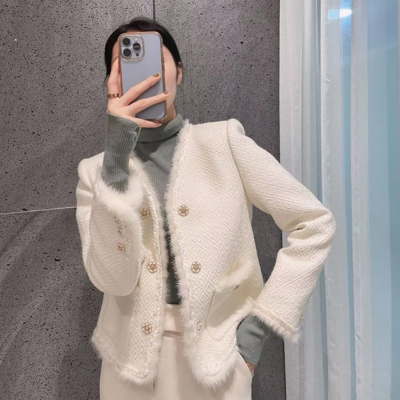 M2250！法式白色V领气质名媛小香风外套 衣长53 款号DC9046