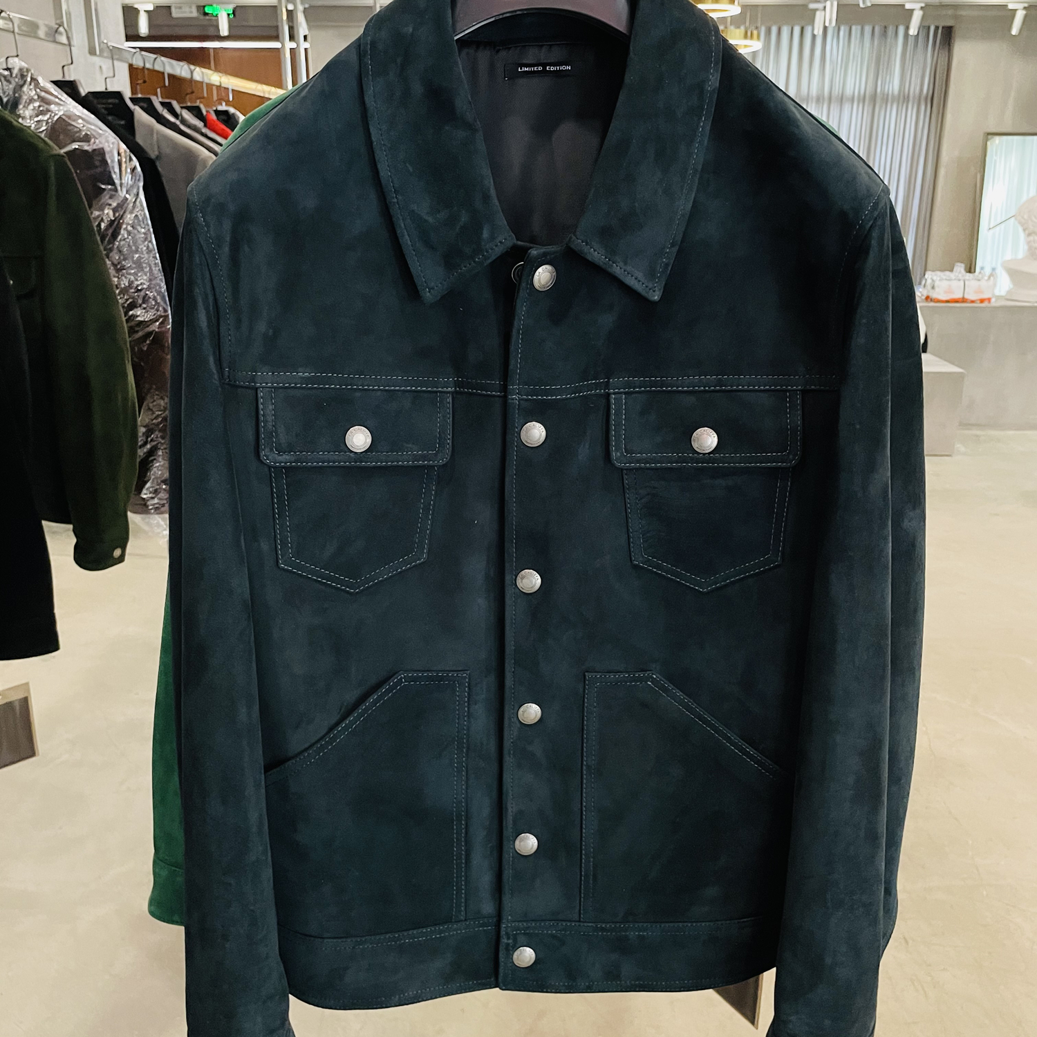 （风尚）LA CALIFFA“性感总裁 莫奈青” 小羊皮 立体剪裁牛仔夹克