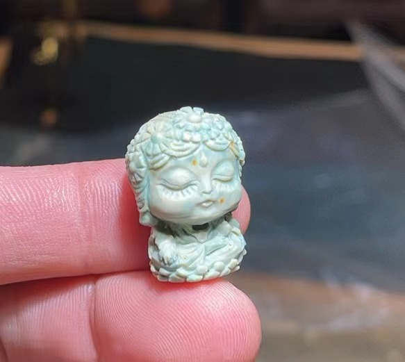 阿拉善彩玉