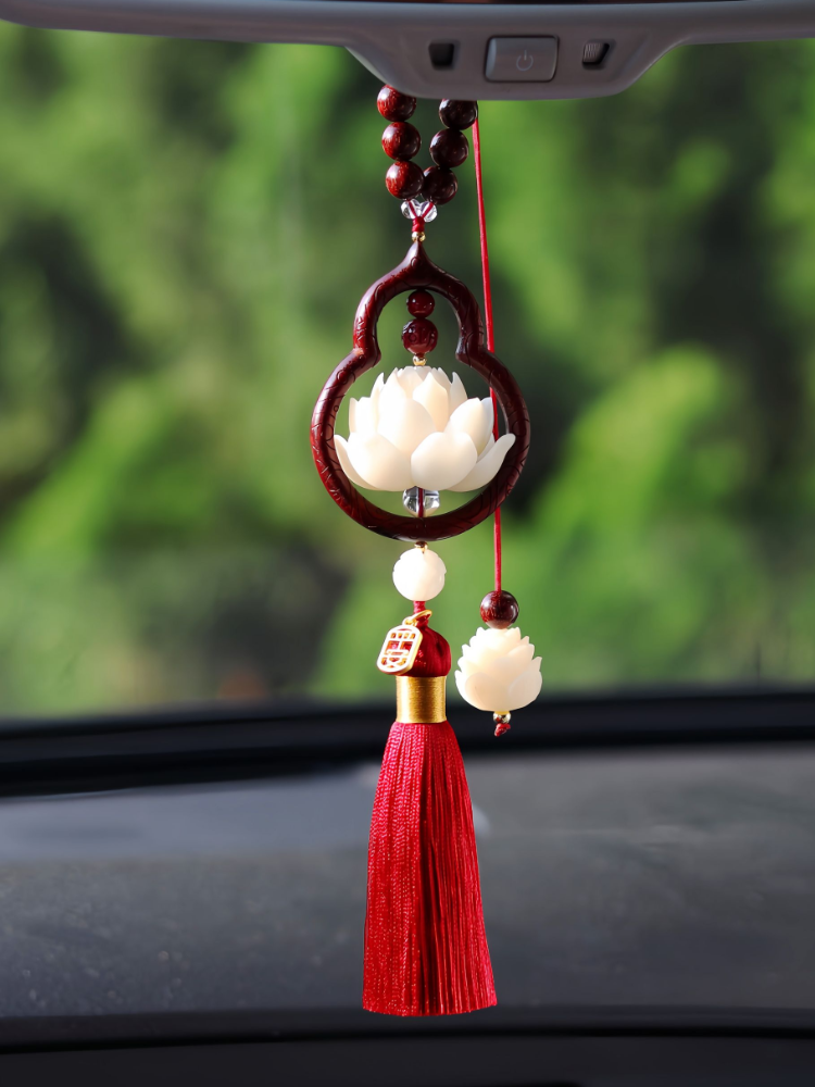 汽车挂件2025最新款高端车专用高级感车在后视镜挂饰网红爆款集合