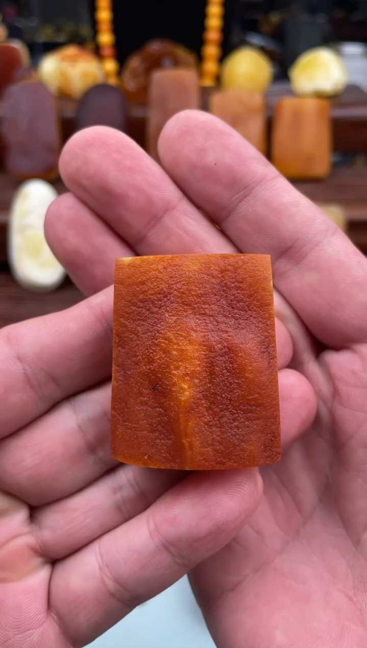 【闪购商品】定制琥珀未镶嵌定制打磨