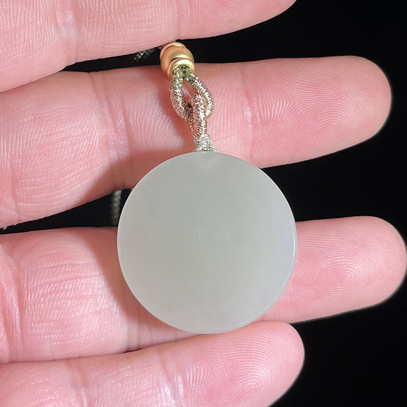 天然和田玉晴水圆牌30*7MM吊坠FG135