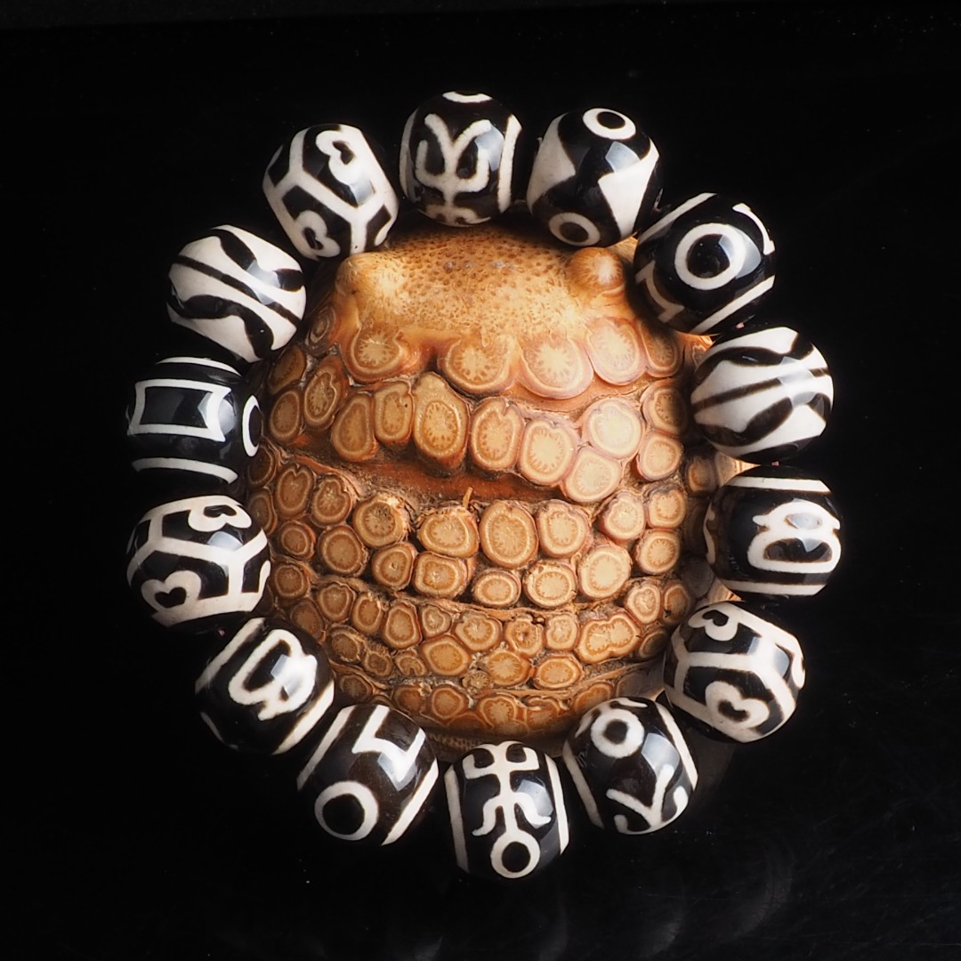 漏炸福利!台湾镶蚀工艺黑白款大达洛鸽子蛋尺寸：16mm