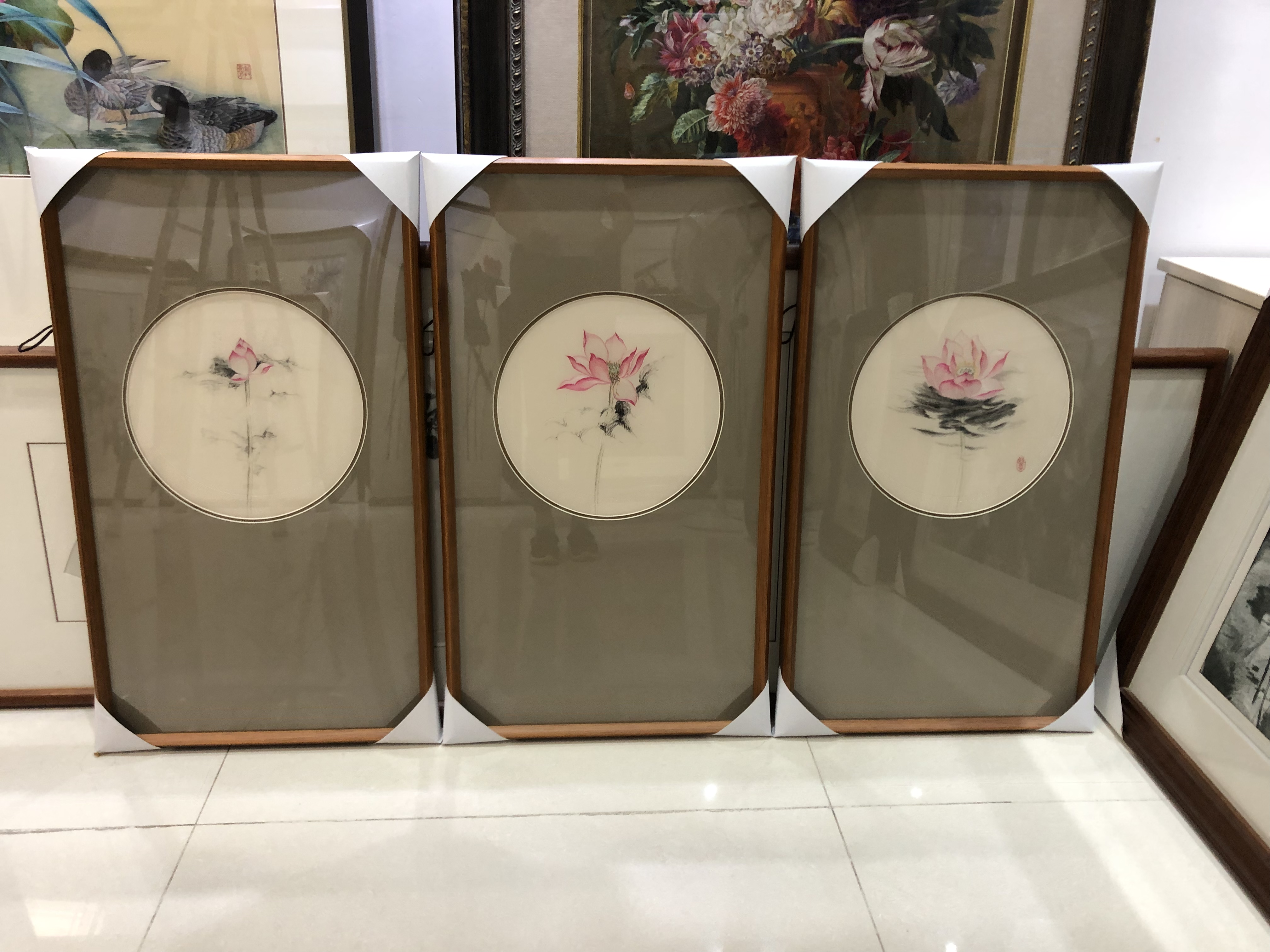 纯手工苏绣，三联荷花