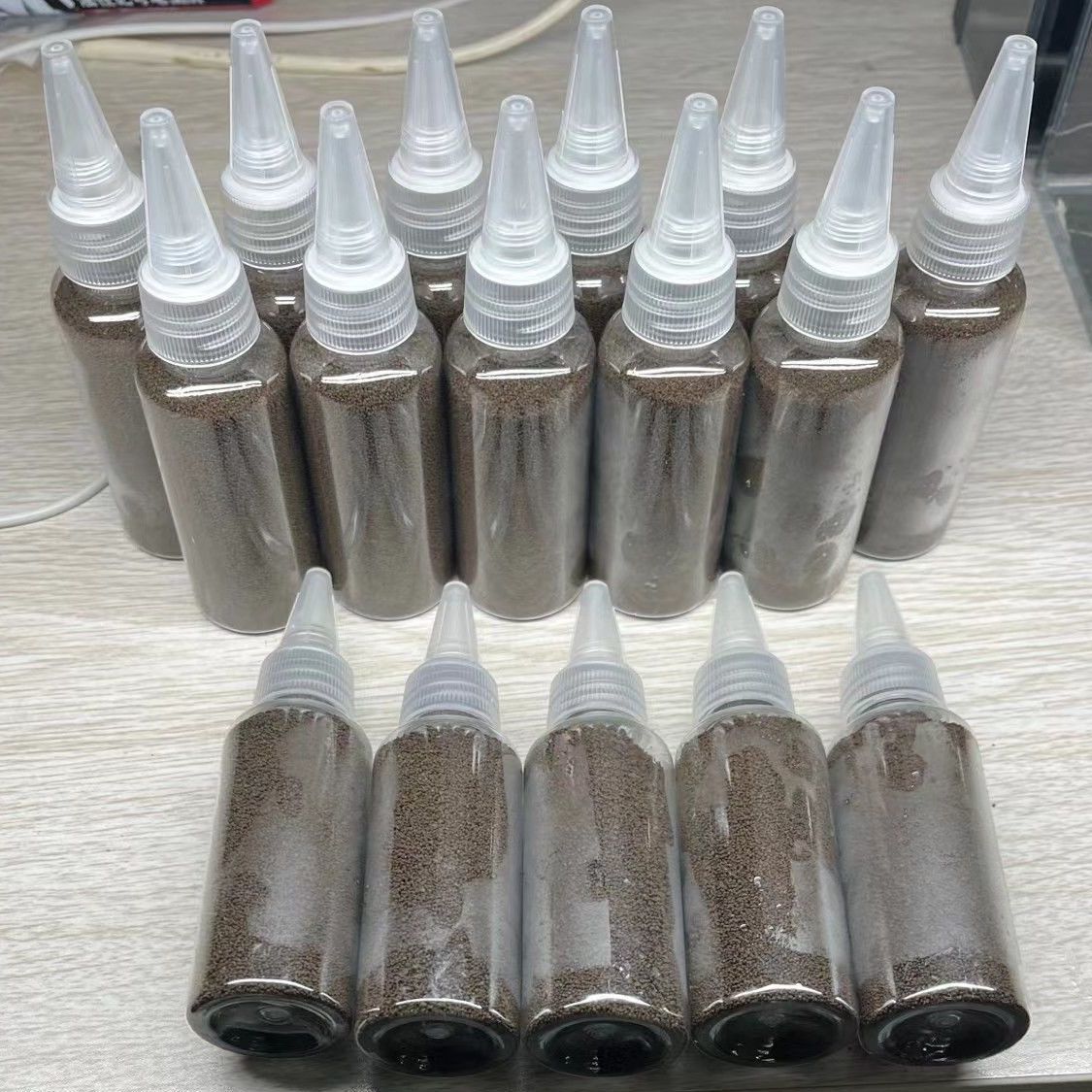 孔雀鱼鱼食热带小型观赏鱼鱼食灯科鱼不浑水高蛋白小颗粒缓沉饲料