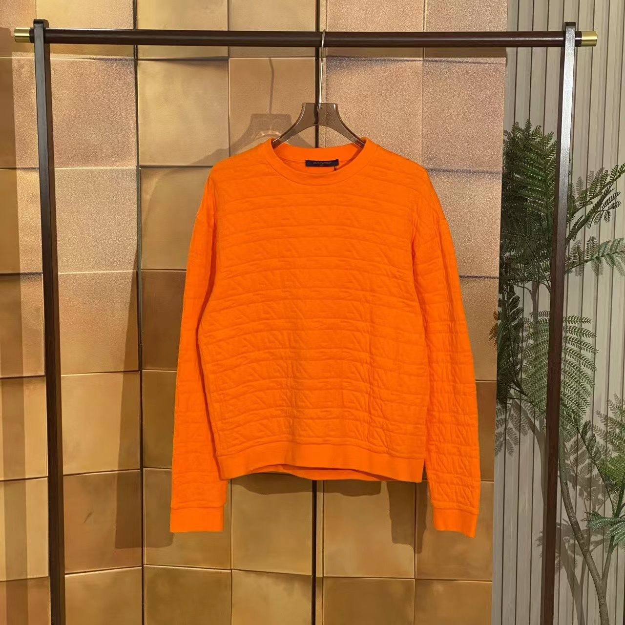 Louis Vuitton 23ss新款橙色满logo卫衣/m码/98新/hs37231
