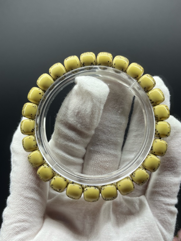 石玉料青花打底好河豚大半壁留白9x8桶珠，原生态星月菩提一物一图