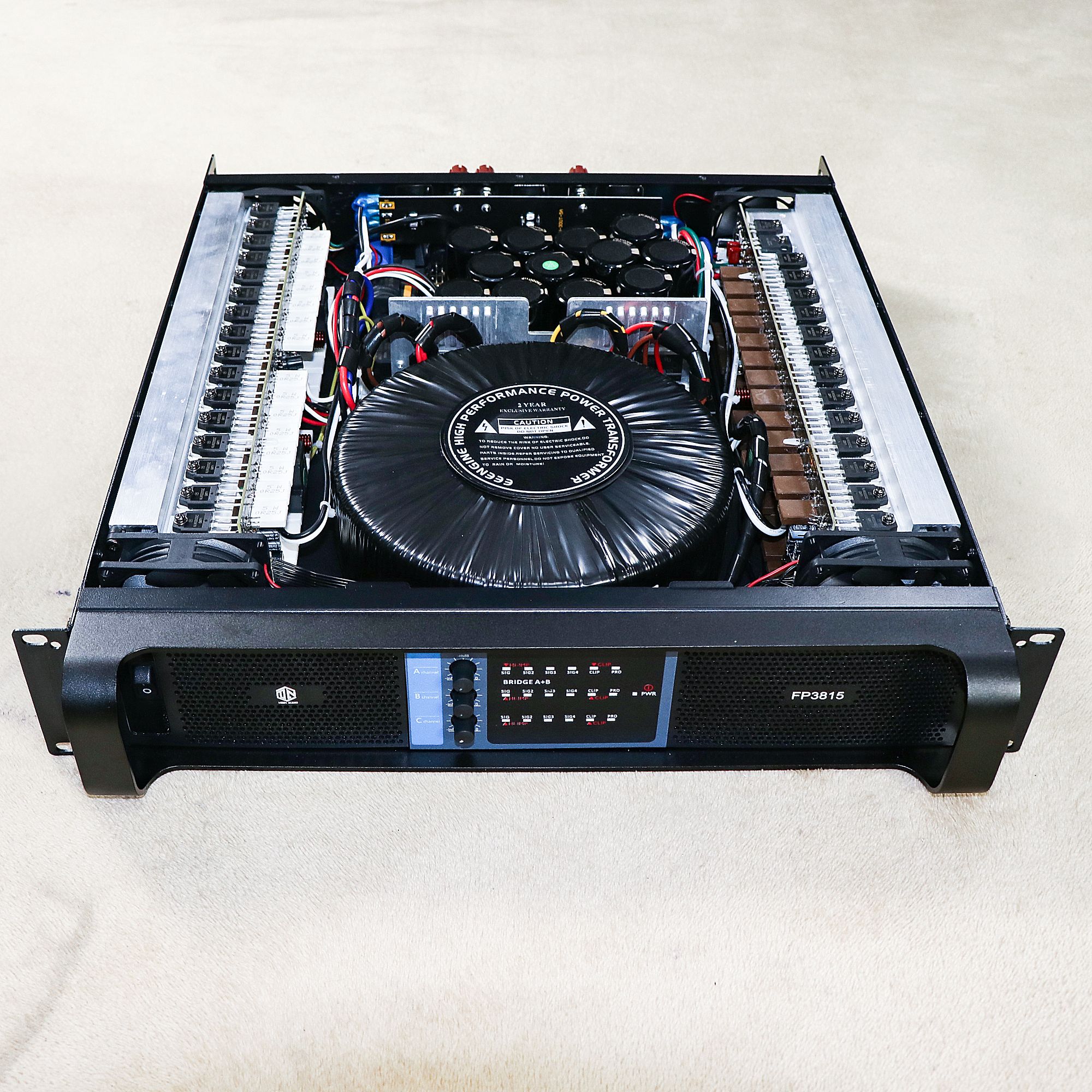 未使用  大功率3通道功放机800w+800w+1500w功放机不包邮