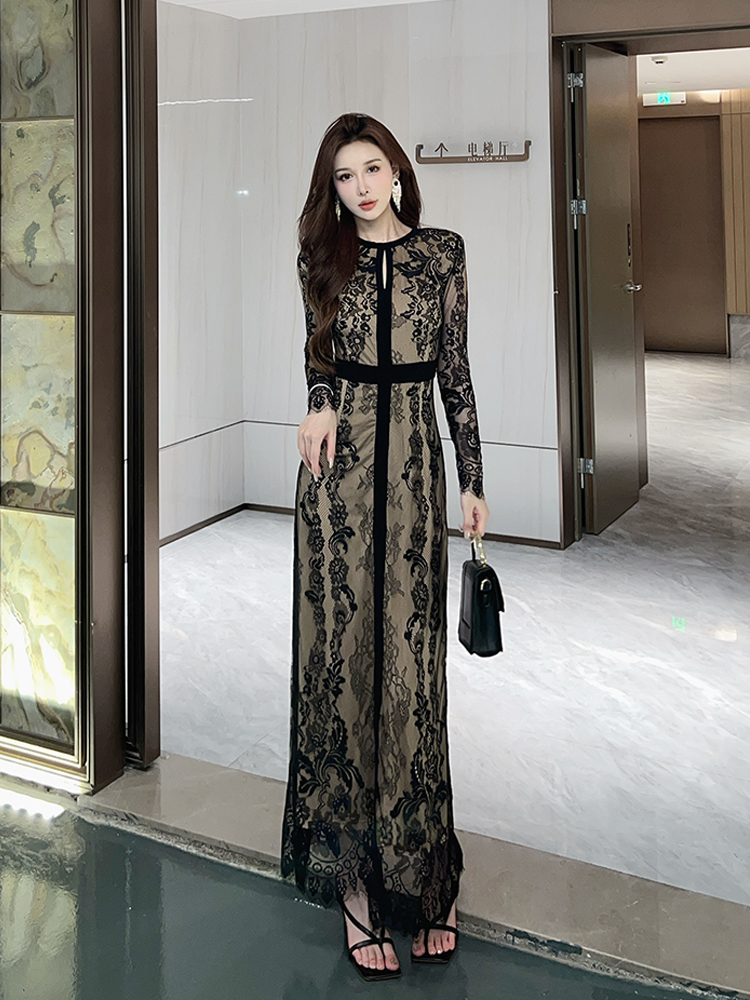 设计高级感蕾丝开叉气质连衣裙