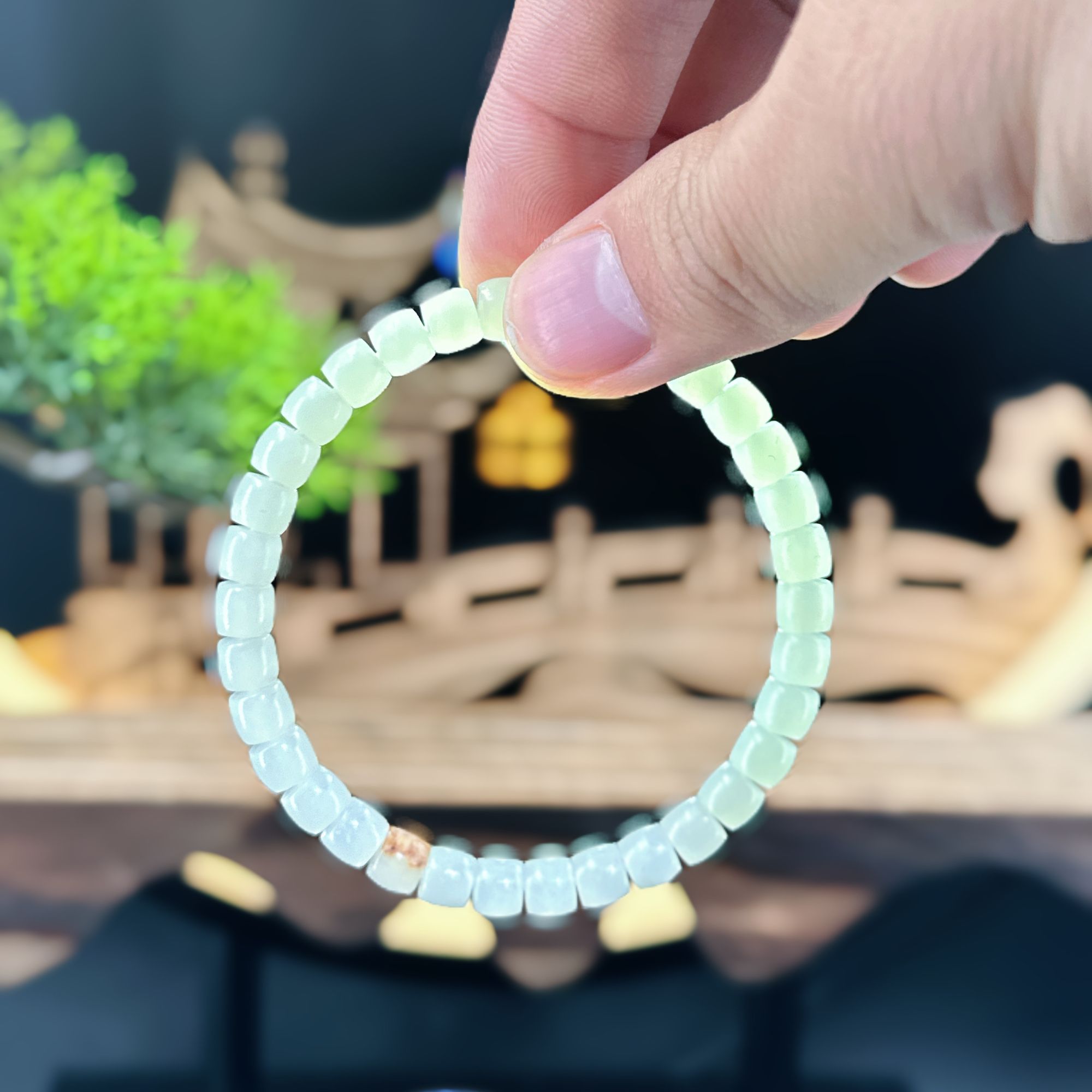 【11号拍品】新疆料和田玉手串卡6一个带皮