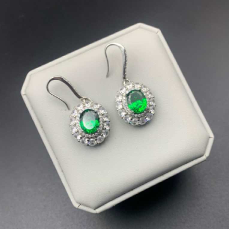 铜合金莫桑石耳饰 21340轻奢系列耳钉气质时尚绿色经典灵动镶嵌