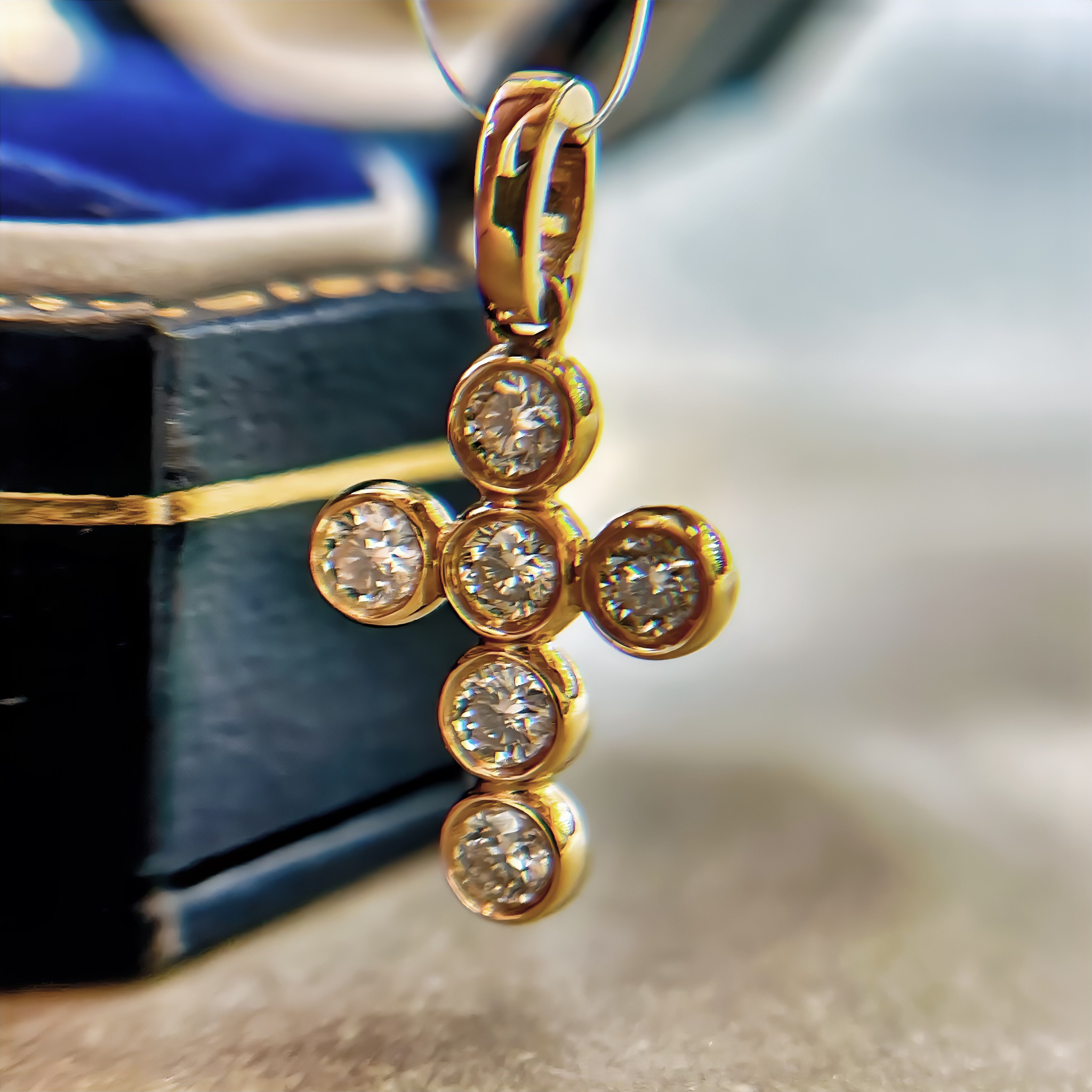 CFJEW 18k金天然钻石 十字架吊坠百搭精致时尚带钻镶嵌轻奢