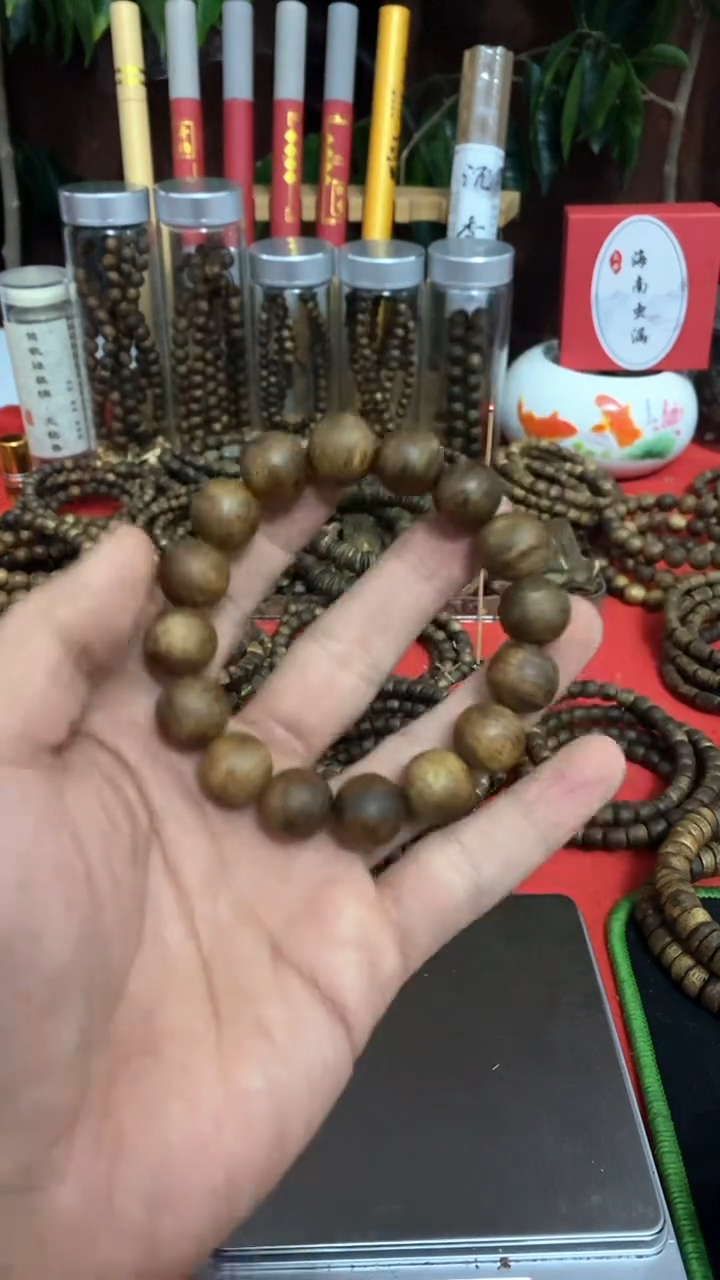 【闪购商品】沉香手串单圈14mm圆珠多样性发货1条