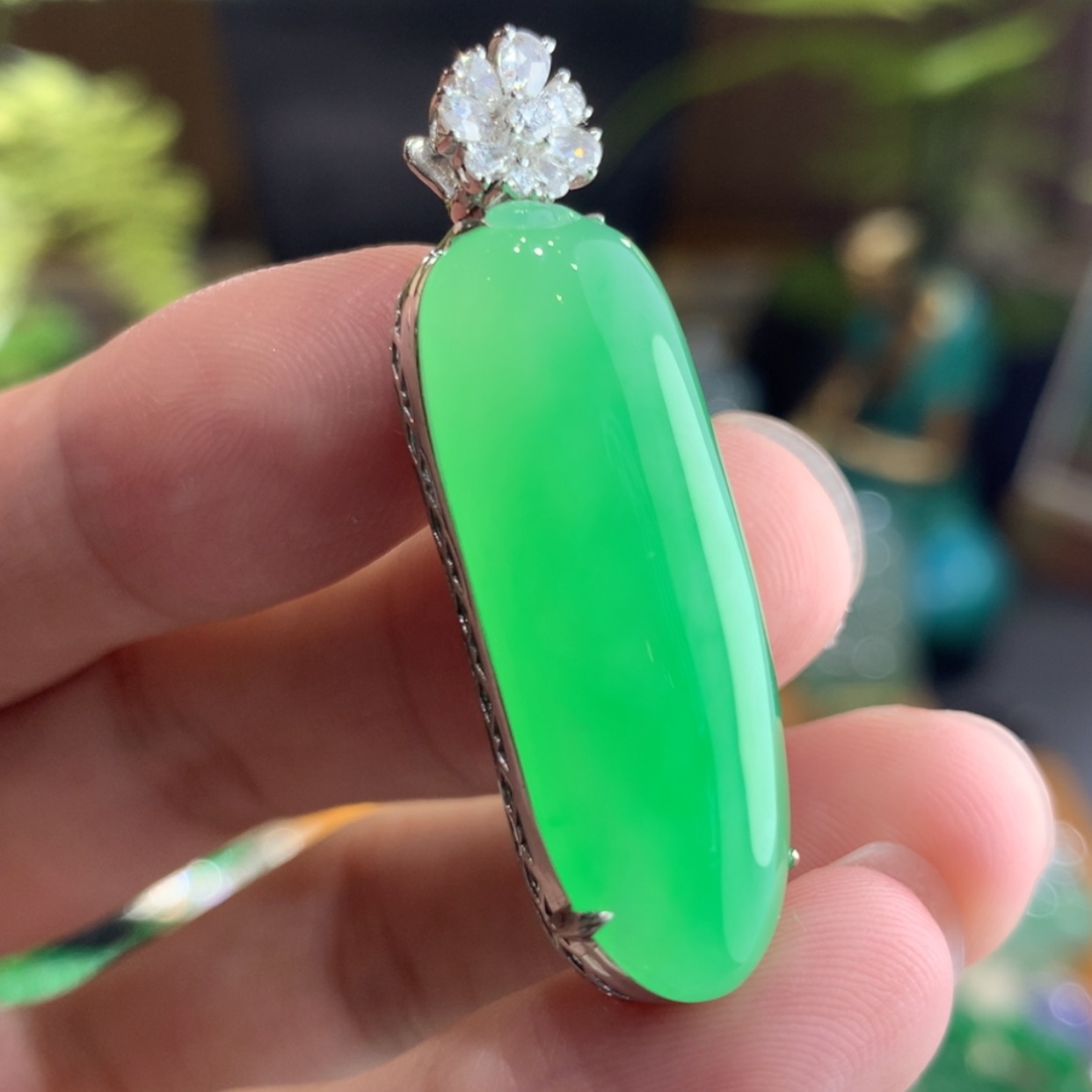【闪购商品】翡翠颈饰18K金镶嵌福瓜