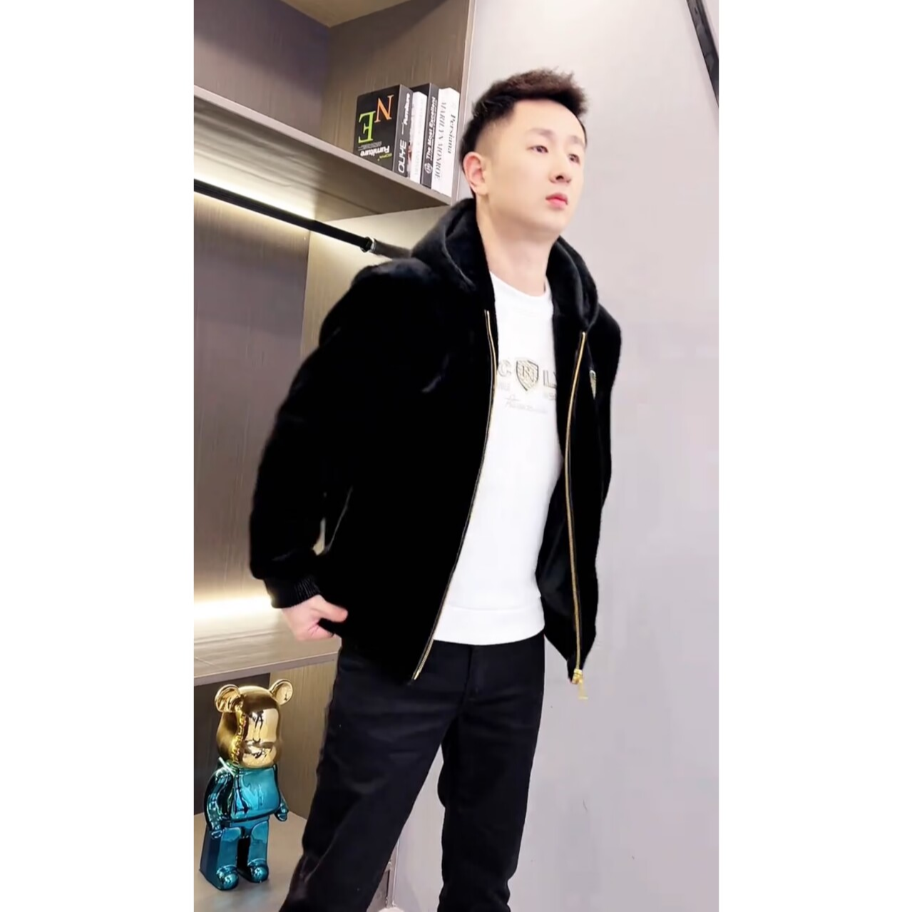 冬季新款轻奢时尚重工刺绣加厚保暖拉链连帽百搭黑色外套