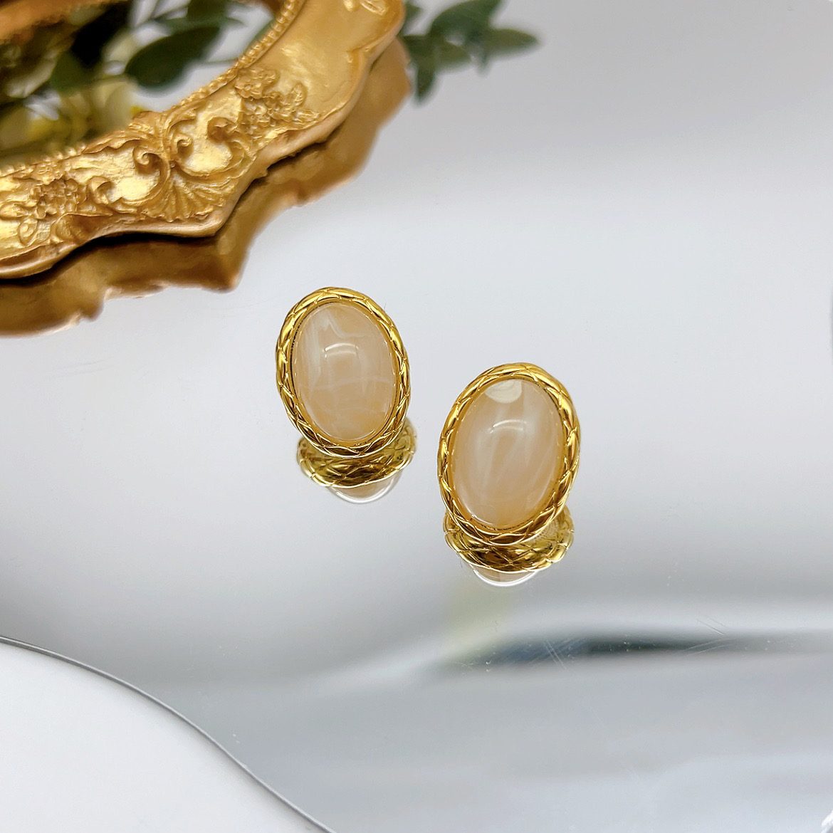 铜合金树脂耳饰 银针 00484 好啊商店 椭圆耳钉-奶油白