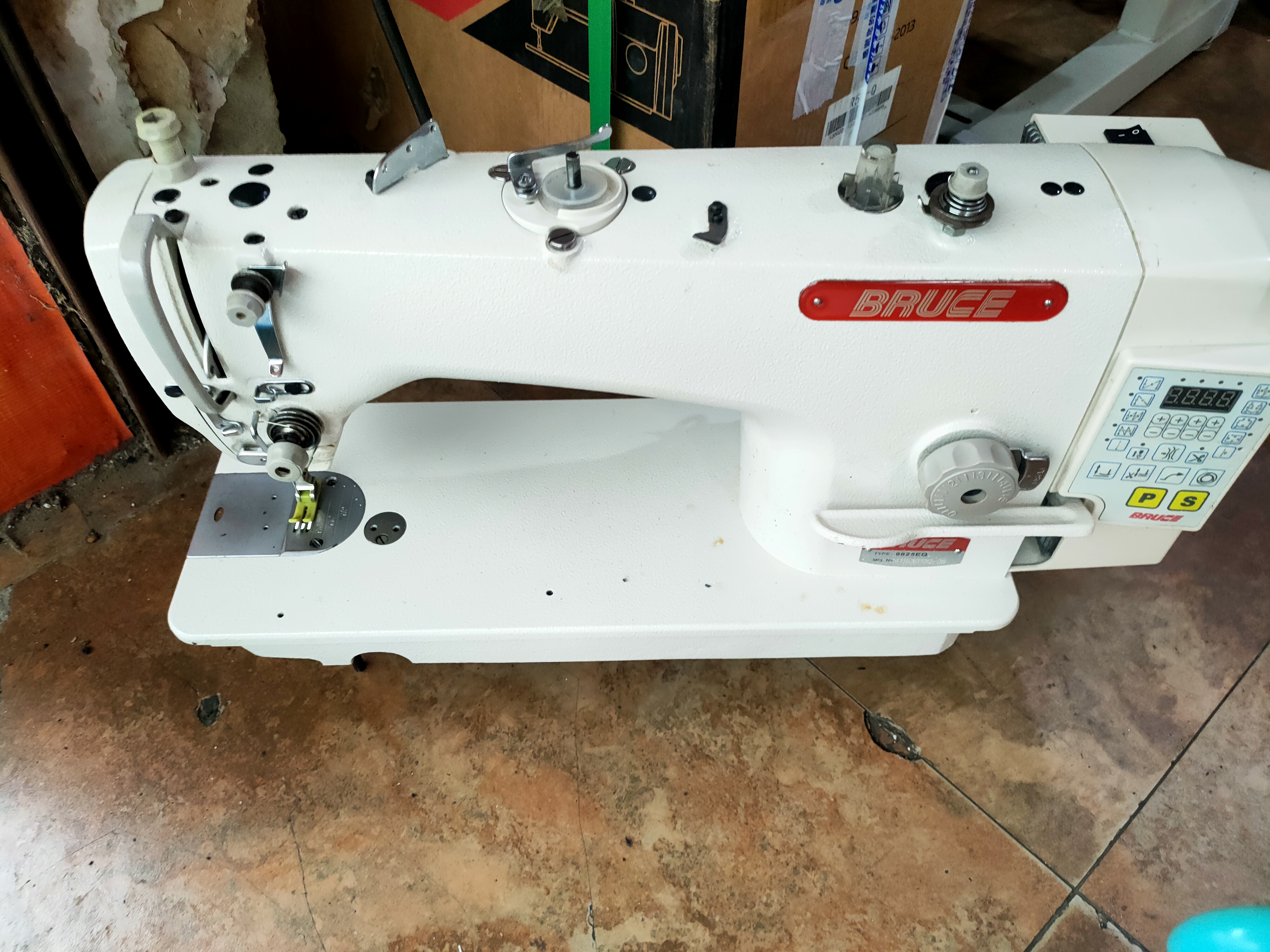 布鲁斯一体电脑缝纫机