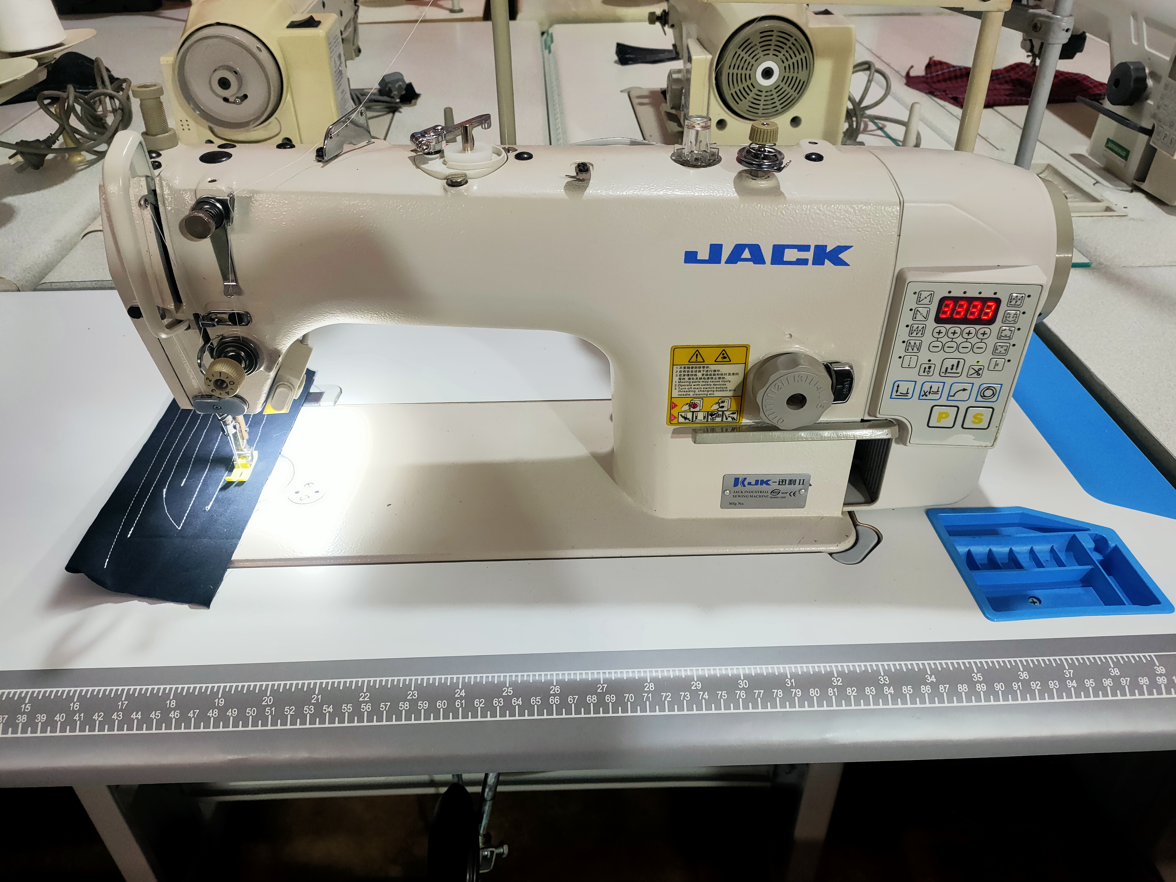 一体全自动剪线电脑缝纫机