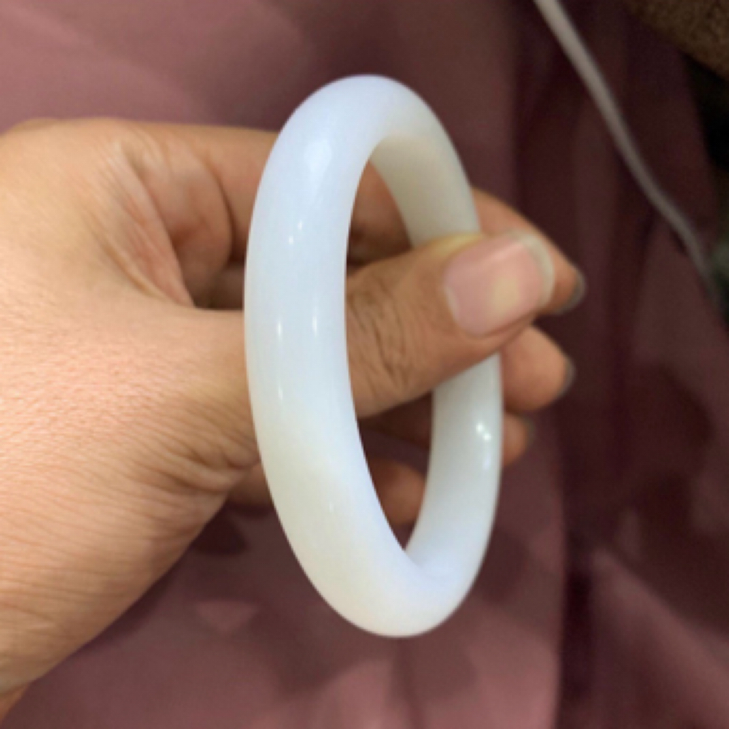 和田玉57.5圈口羊脂白玉手镯，57.5圈和田玉白玉
