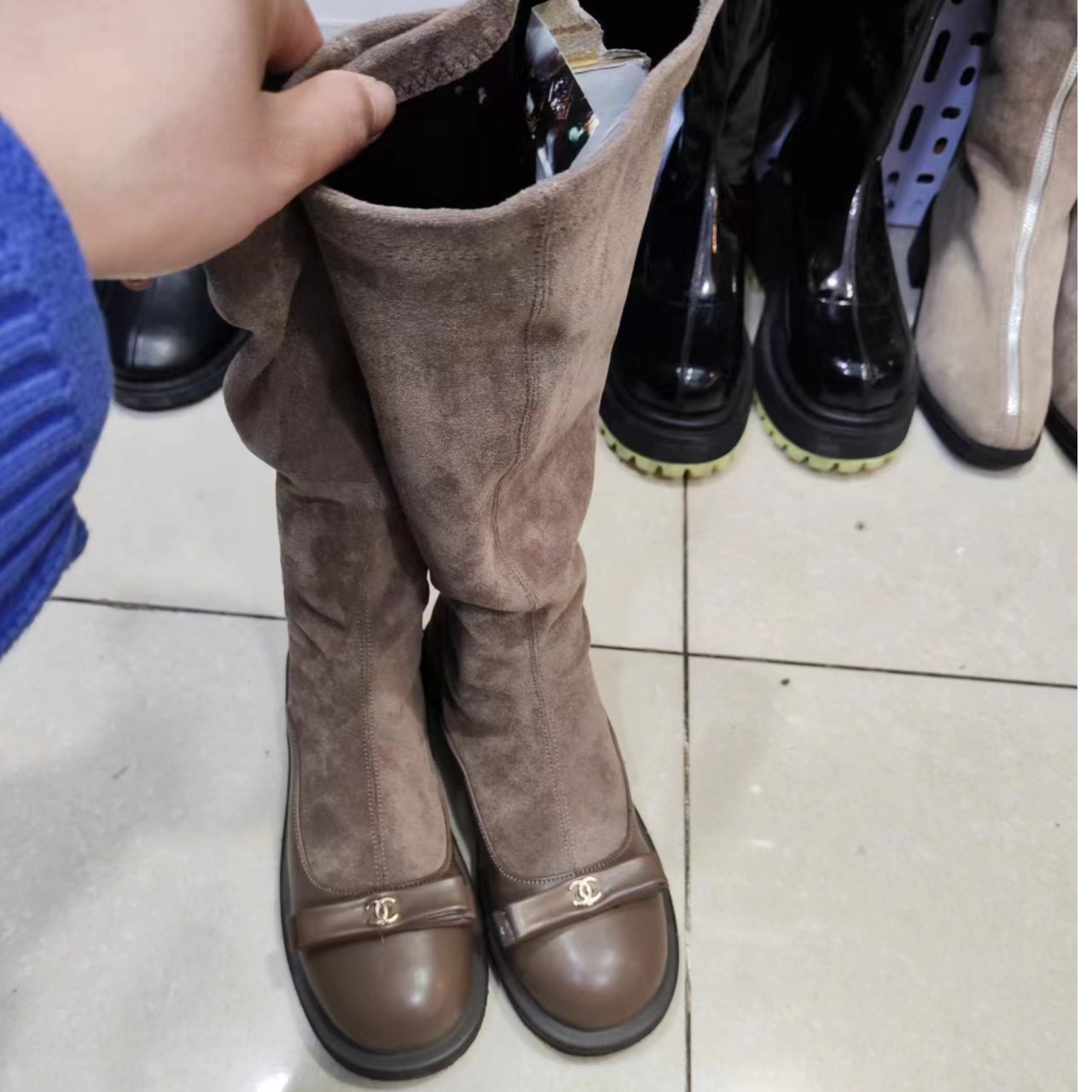 思途女鞋52105  女鞋尖头后拉链超纤拼接百搭潮流时装长筒靴