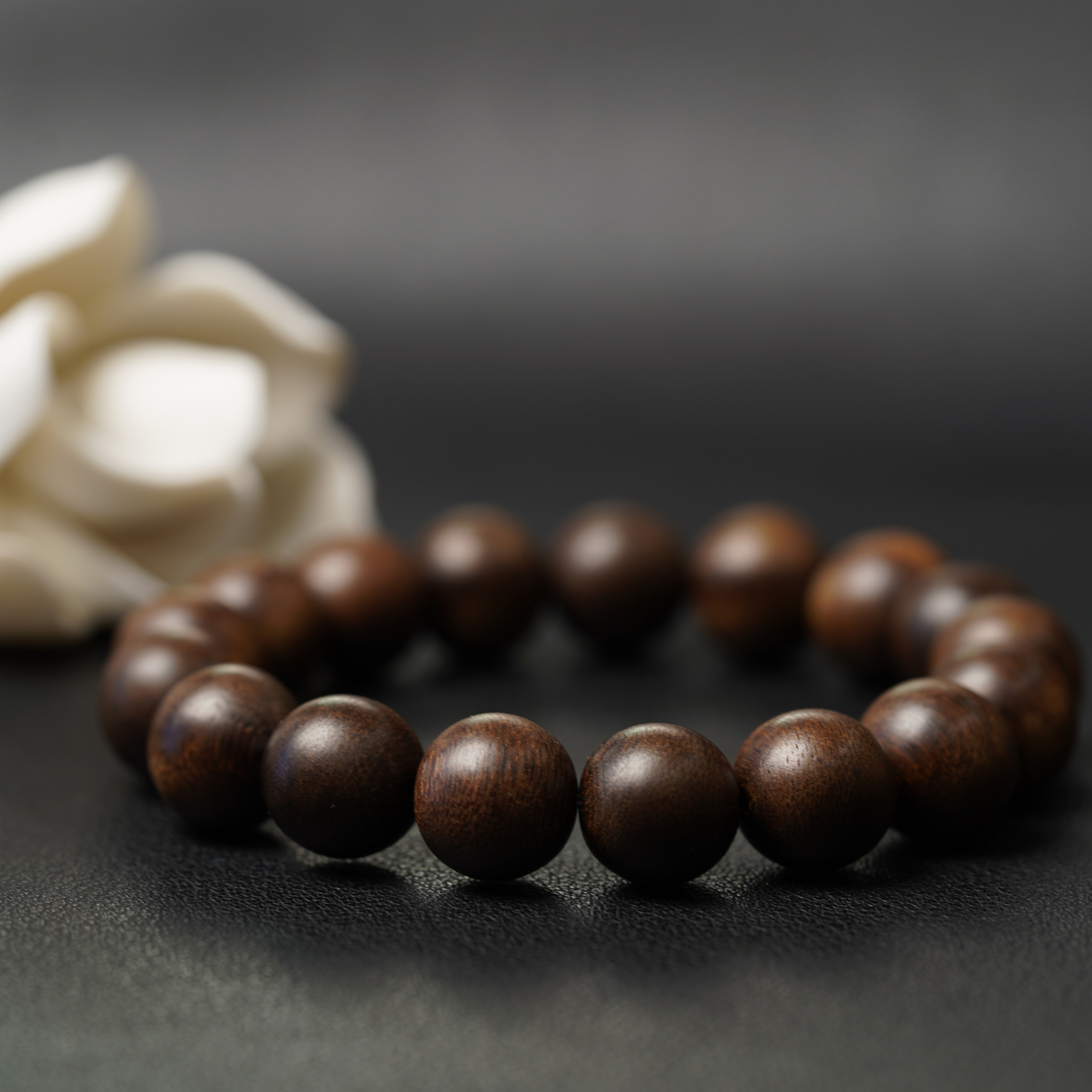 【优】Z028沉香莺歌绿奇楠1.2单圈圆珠手串