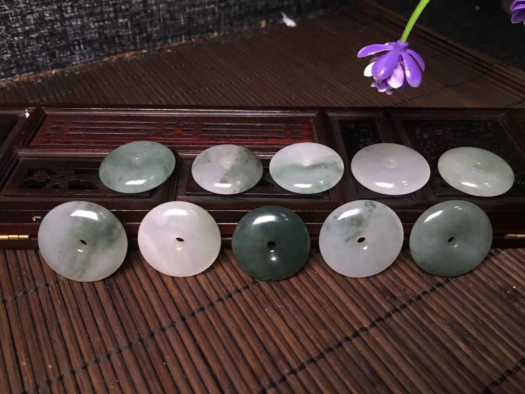 草花平安扣/福利款单圈桂林鸡血玉白色手工多样性发货发一个