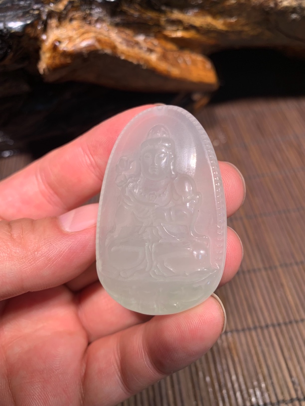 桂林鸡血玉冰透小挂件