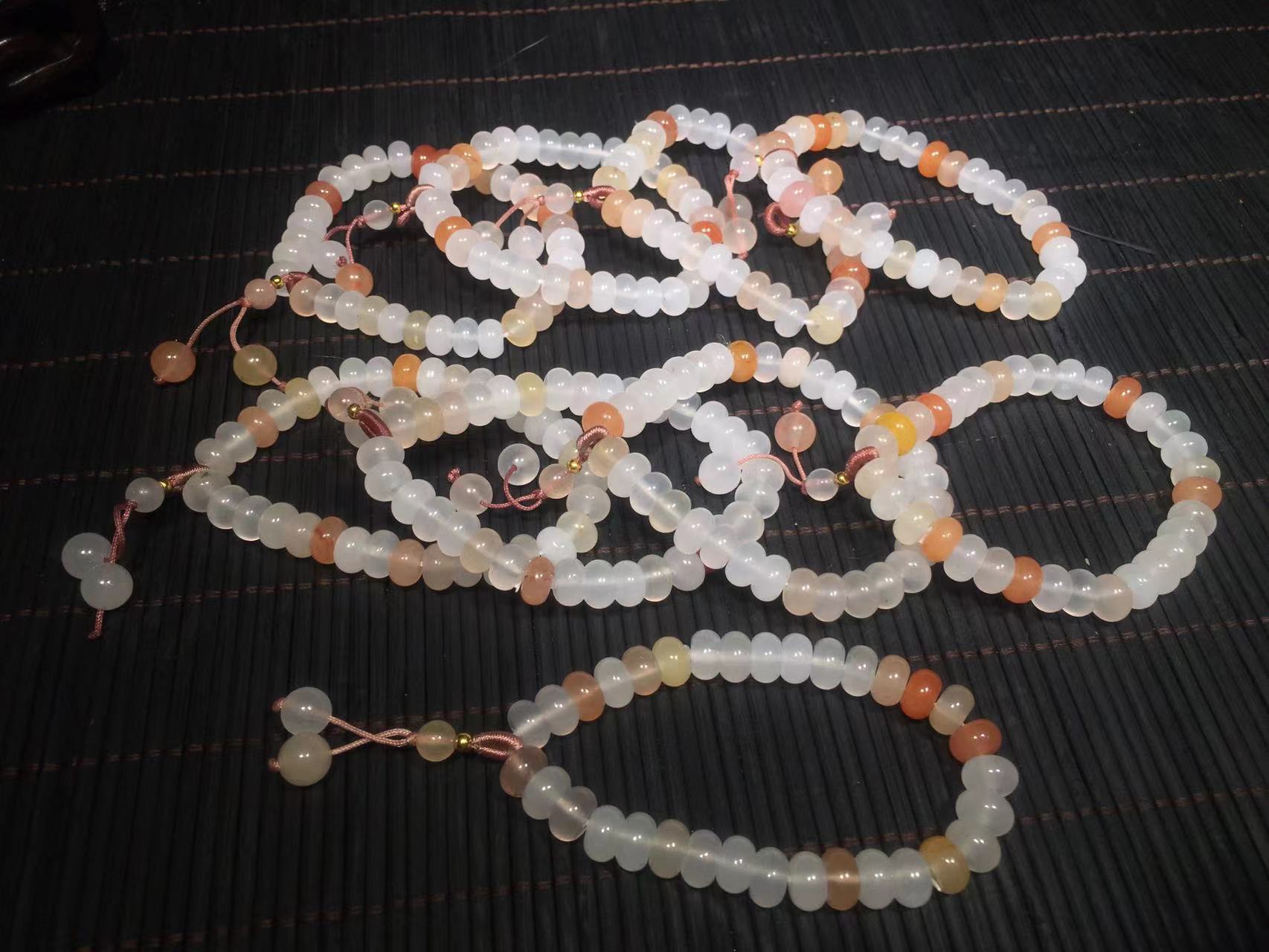 算盘珠手链直径8cm、珠宽0.8cm、33粒珠多样性发货发一个 