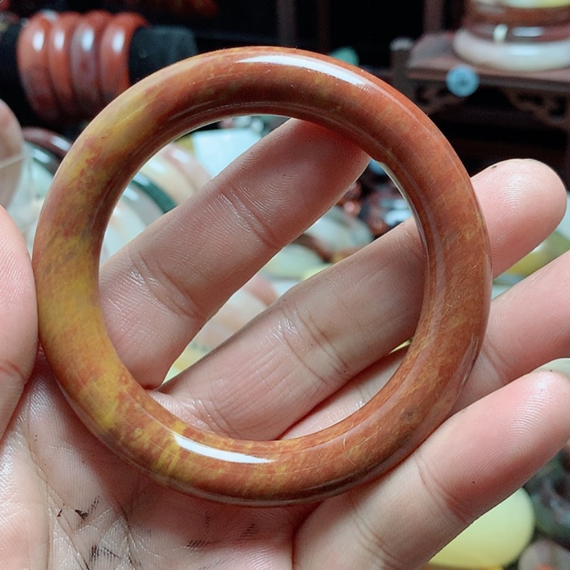 【闪购商品】石英质玉手镯未镶嵌56