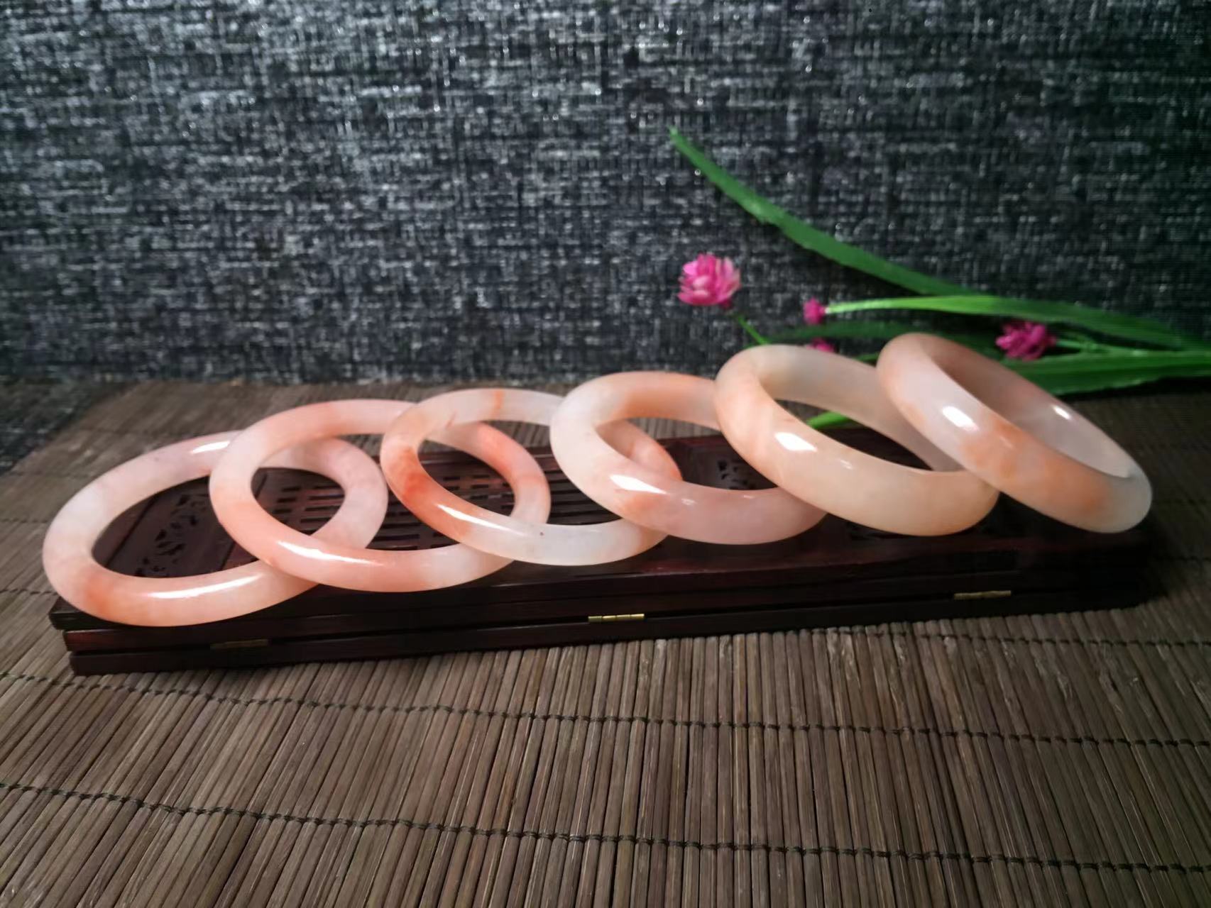 粉红腊石水料、圆条宽边都有 多样性发货发一个