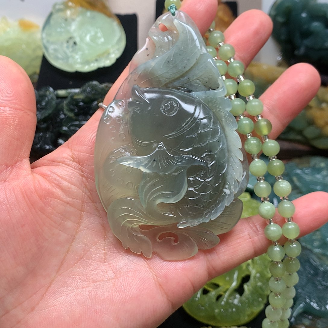 蛇纹石玉颈饰未镶嵌