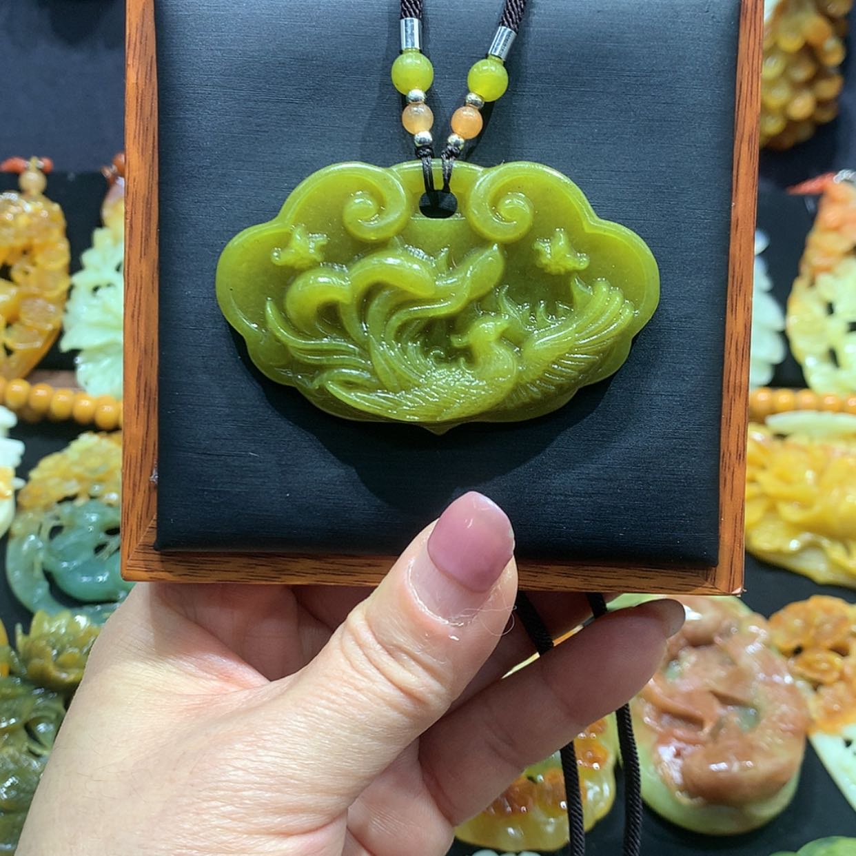 【闪购商品】蛇纹石玉颈饰未镶嵌