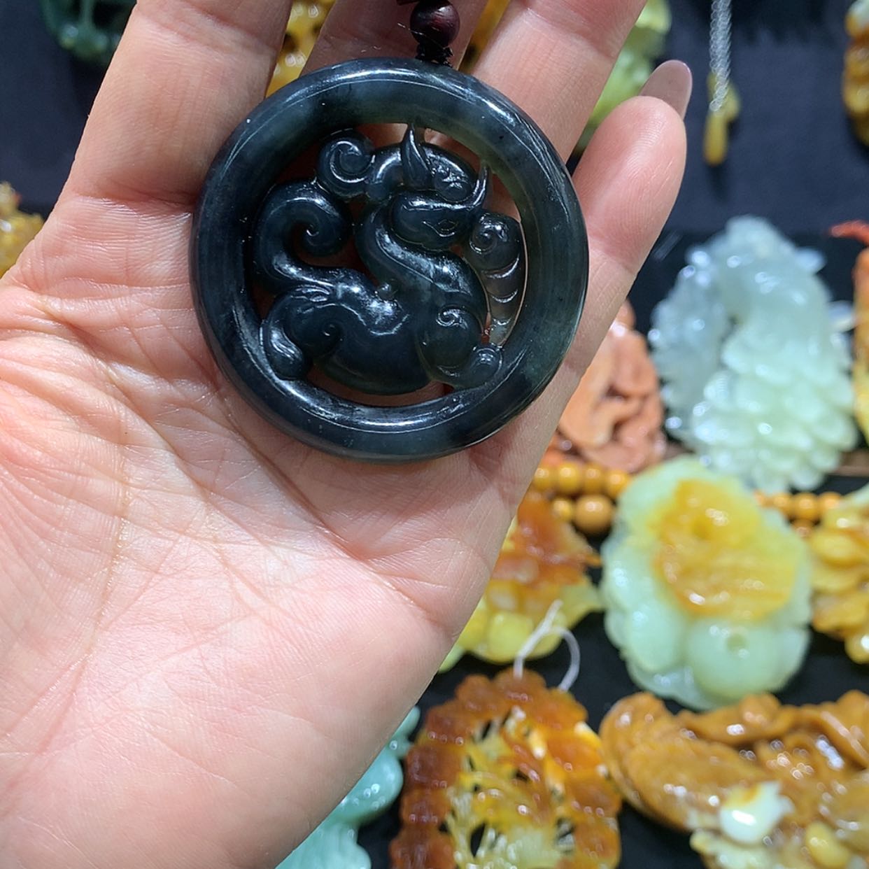 【闪购商品】蛇纹石玉颈饰未镶嵌