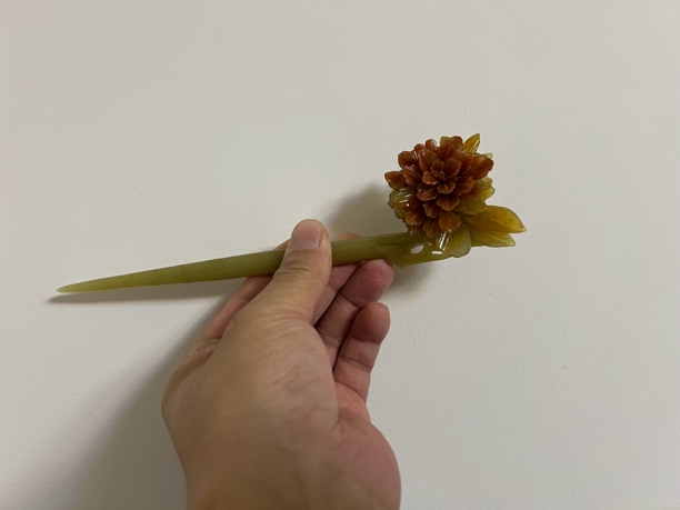 岫玉花玉俏色山茶花