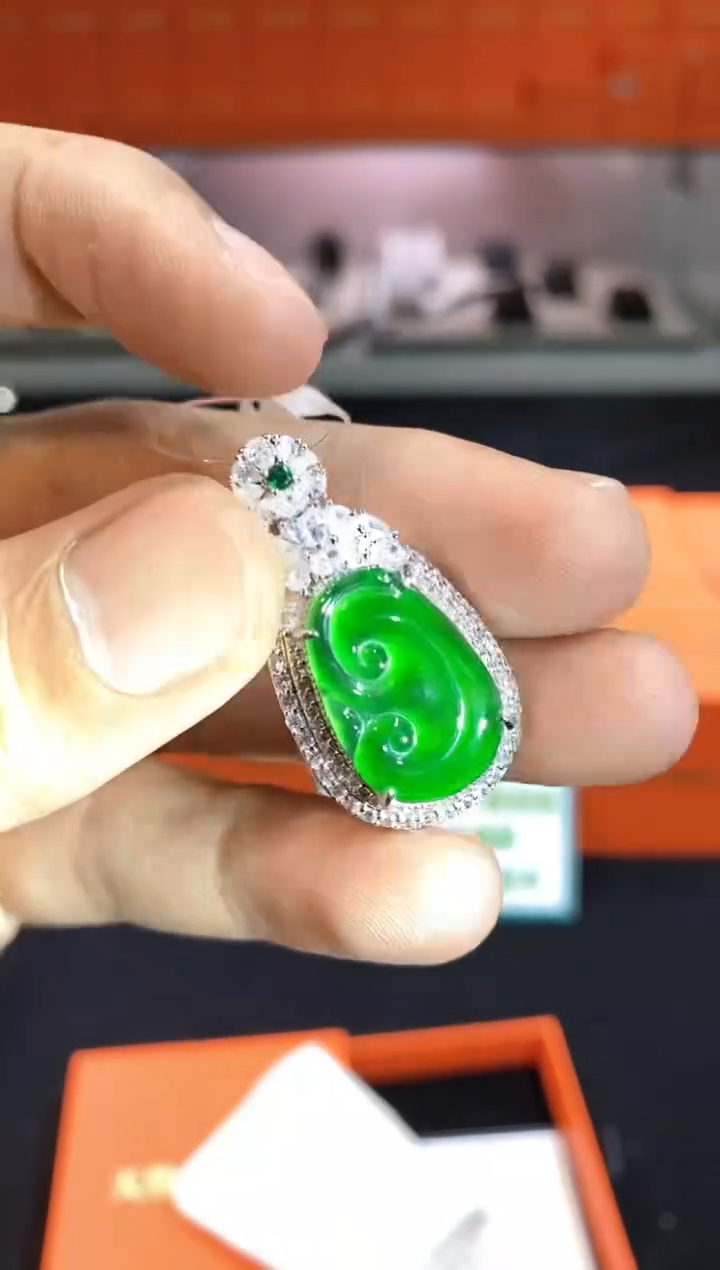 【闪购商品】翡翠颈饰未镶嵌多样性发货，不含链