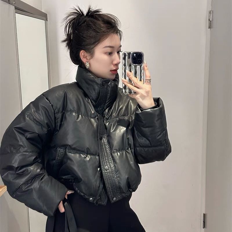 雪中飞欧货PU皮免洗羽绒服女短款2023秋冬新款宽松加厚小个子面包