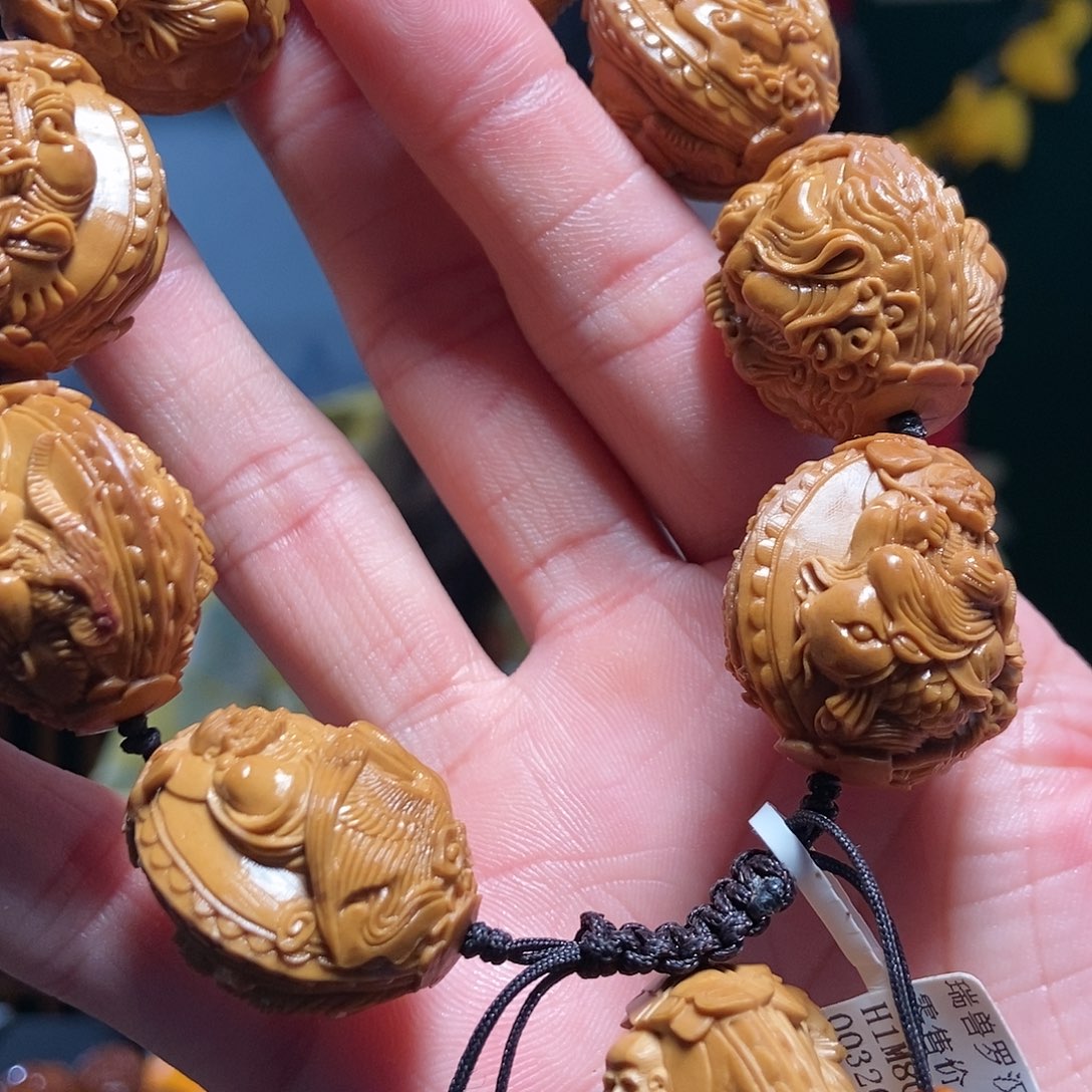 【闪购商品】橄榄核核雕刘*气