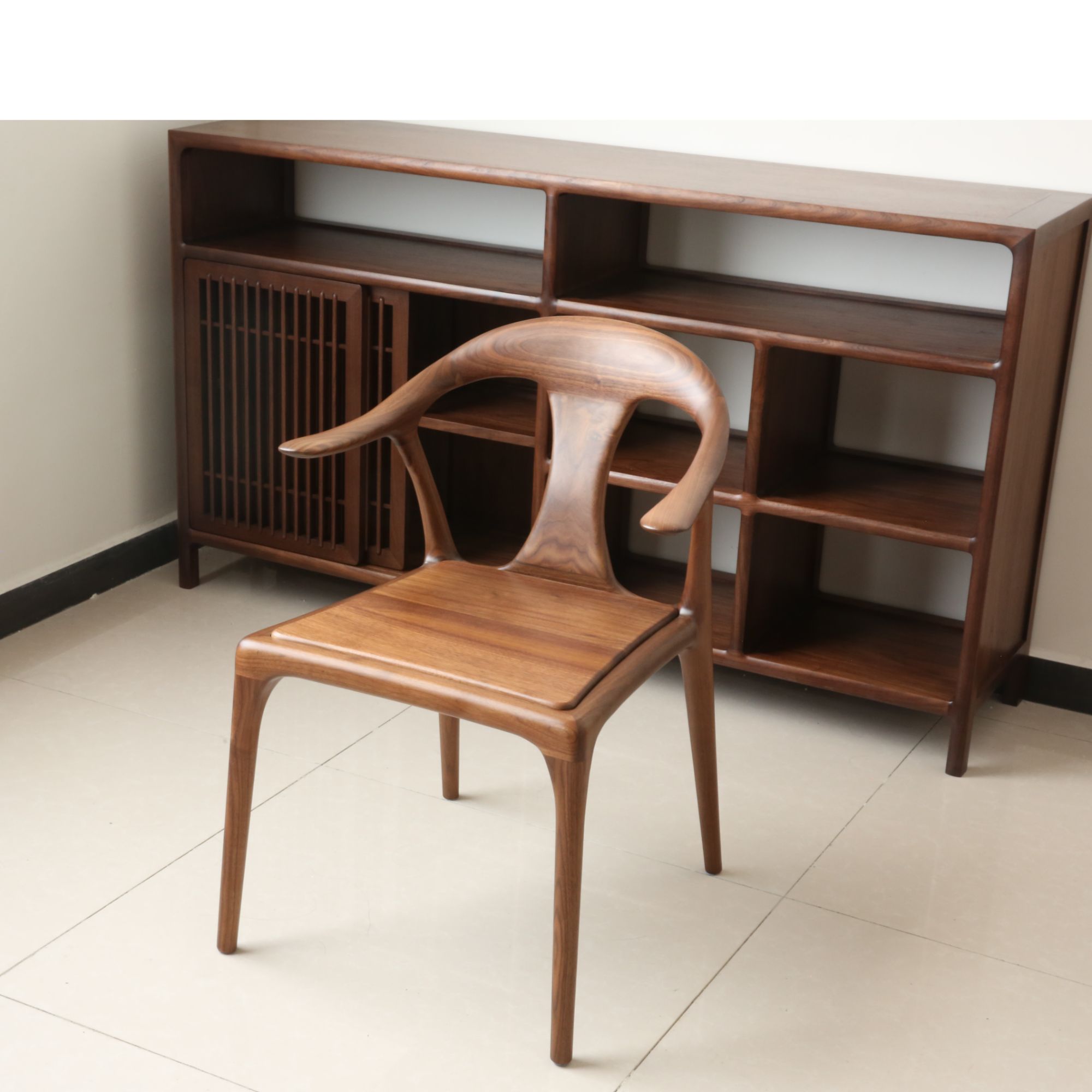 伟雅达北美黑胡桃鸭舌椅纯实木