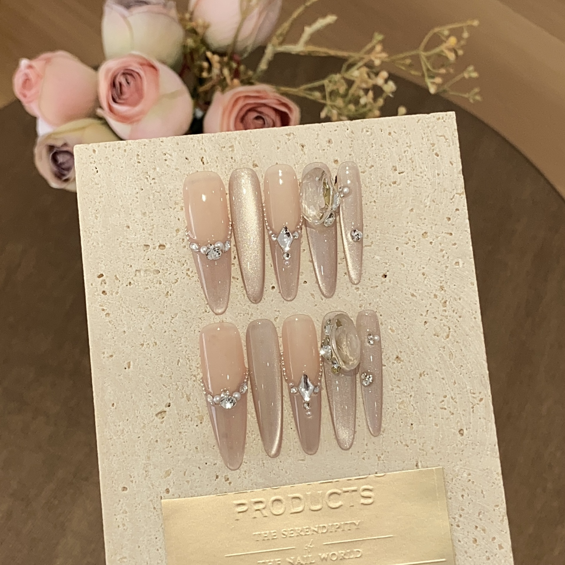 高级感小众纯手工宽光猫眼链条碎钻透底椭圆大钻怡梦手工穿戴甲