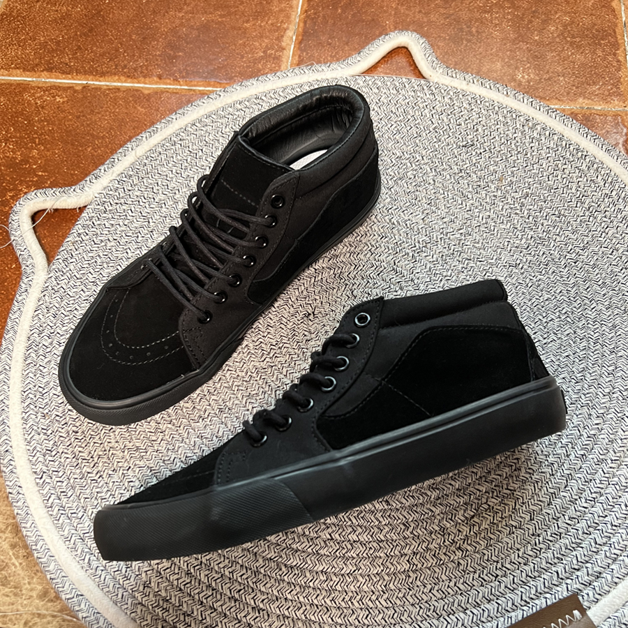 【后跟钢印棋盘格】全黑色小地球高阶中帮板鞋复古百搭板鞋休闲鞋