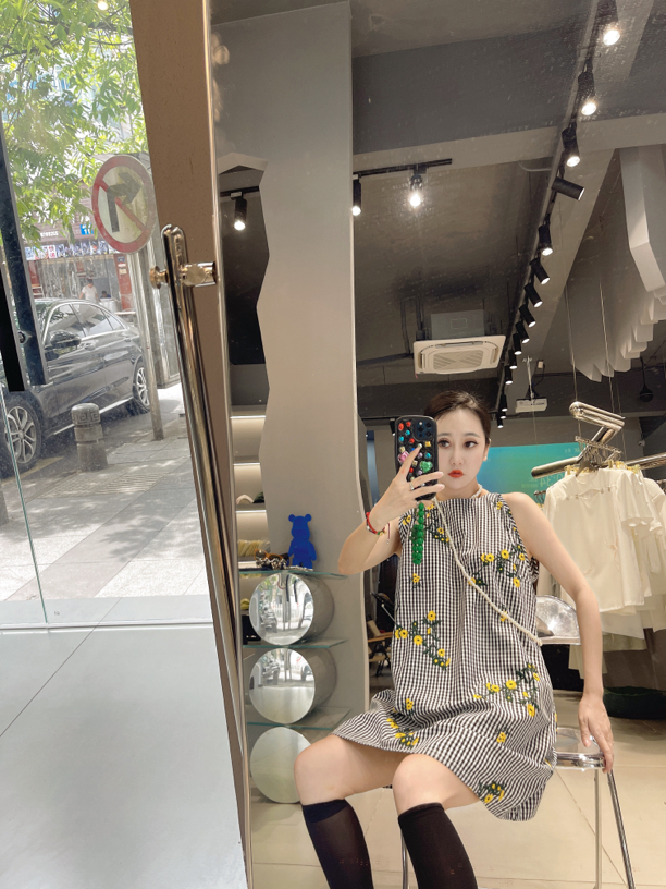 有花色定制款裙子