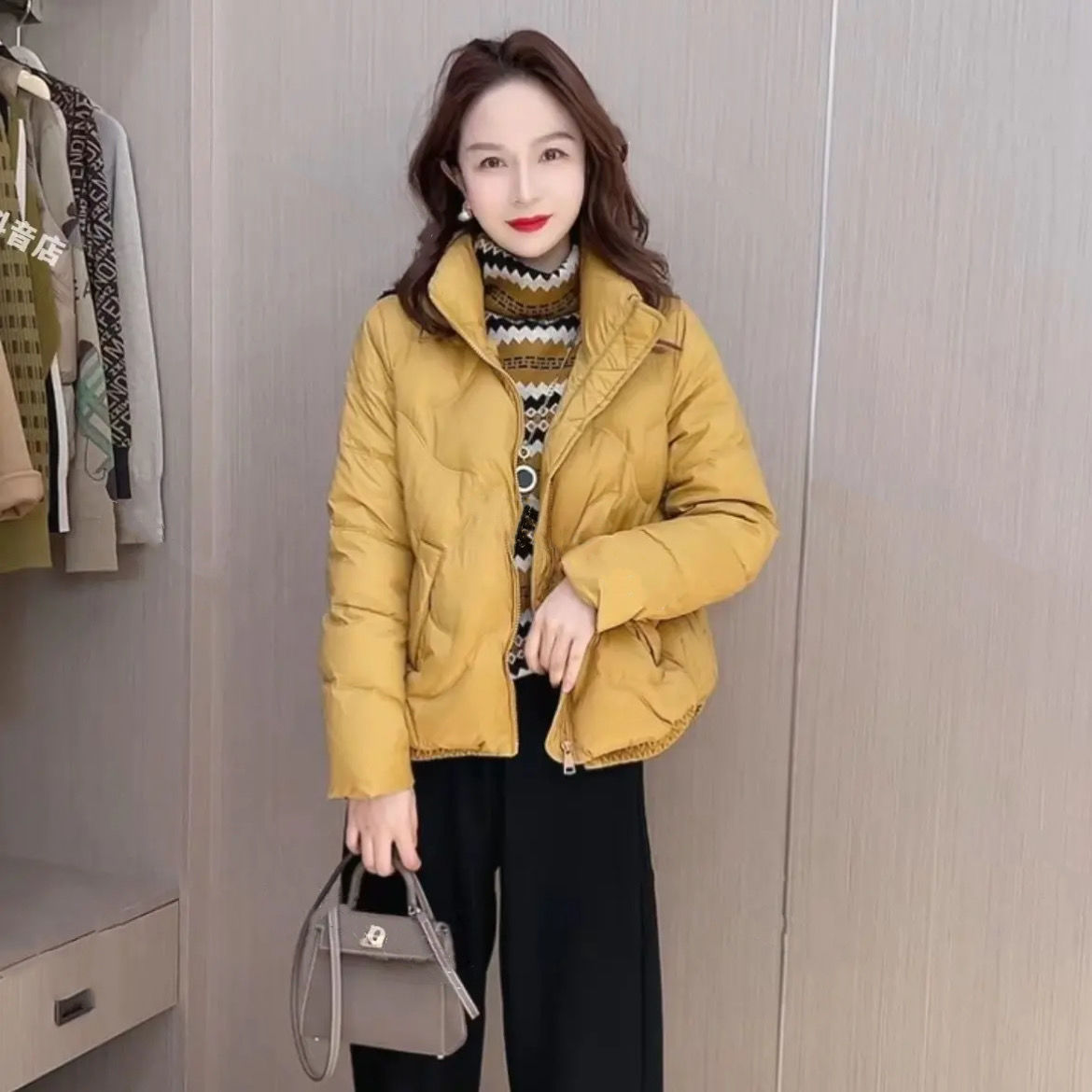 2023年新品服女短款高级刺绣立领百搭时尚保暖小个子外套