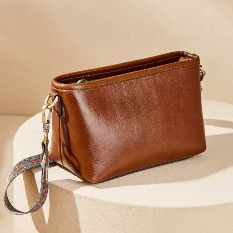 爆款女士潮流头层牛皮真皮单肩斜挎包宽肩带帆船包时尚休闲包