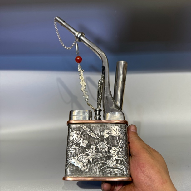 复古银白铜錾刻浮雕名家纯手工原版正装荷花鱼壶