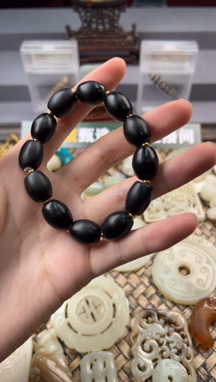 【闪购商品】琉璃格古清代黑雪巴琉璃珠手串